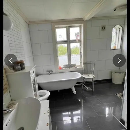 Villaer Aurora View House *