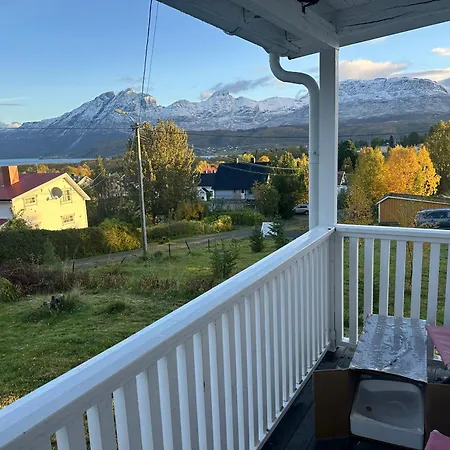 Aurora View House *